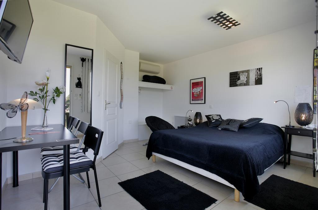 Logis Hotel Corintel Bordeaux Est Tresses ภายนอก รูปภาพ